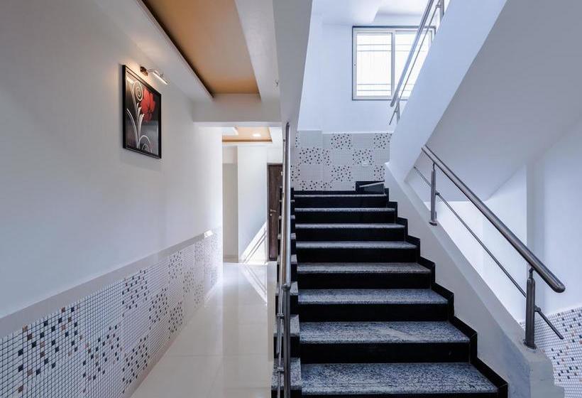 בית מלון כפרי Oyo Rooms Balgandharva Jm Road