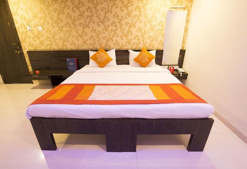 בית מלון כפרי Oyo Rooms Balgandharva Jm Road