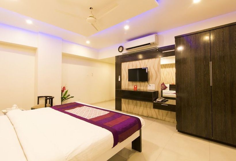 בית מלון כפרי Oyo Rooms Balgandharva Jm Road