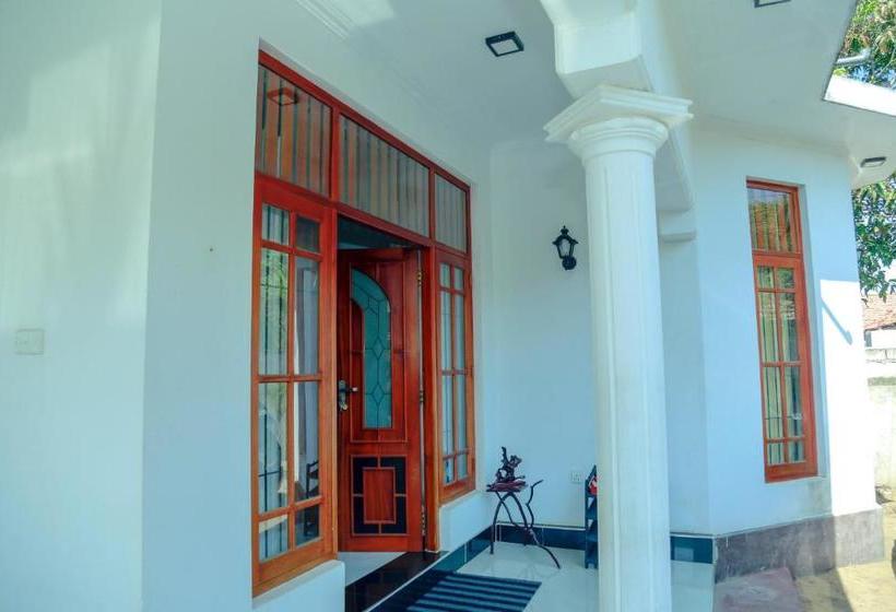 Отель Romaya Inn Negombo