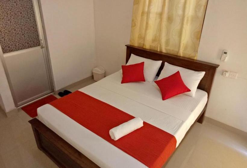 Отель Romaya Inn Negombo