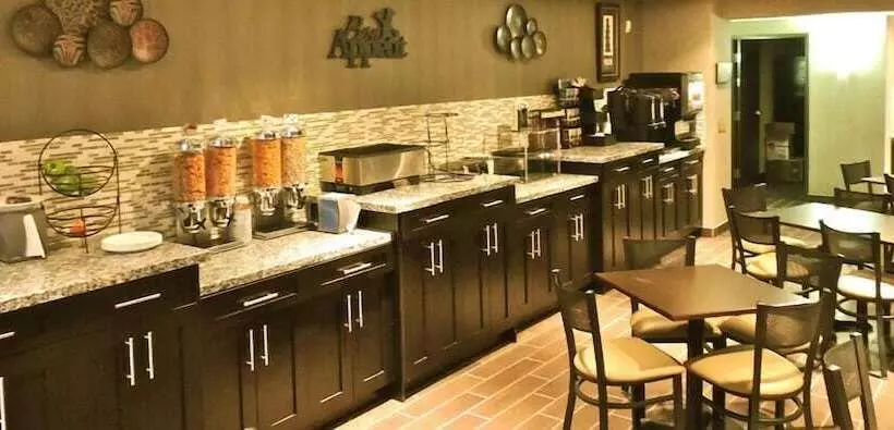 酒店 Stoughton Western Star Inn & Suites