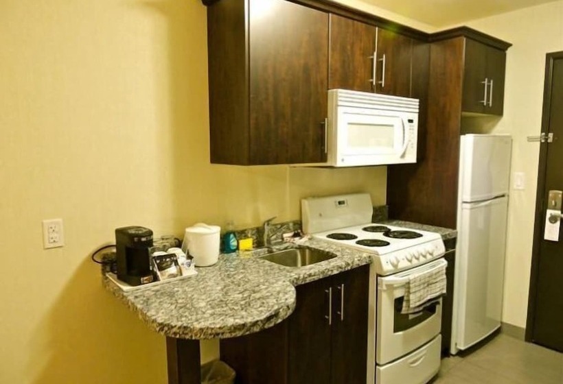 בית מלון כפרי Stoughton Western Star Inn & Suites