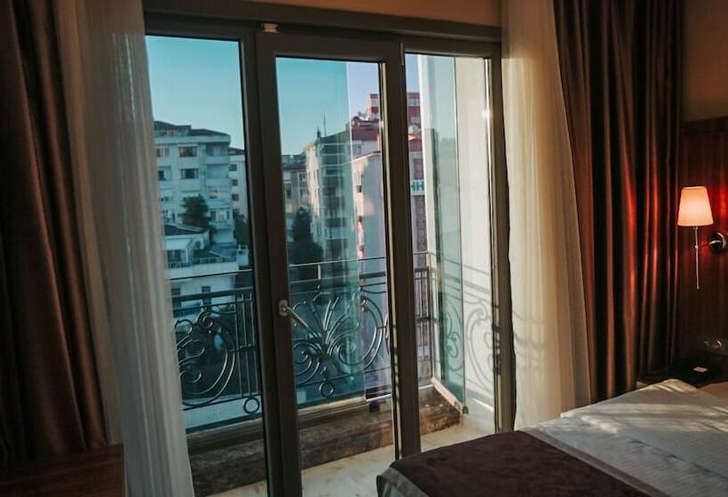 Hotel The Grand Mira Business