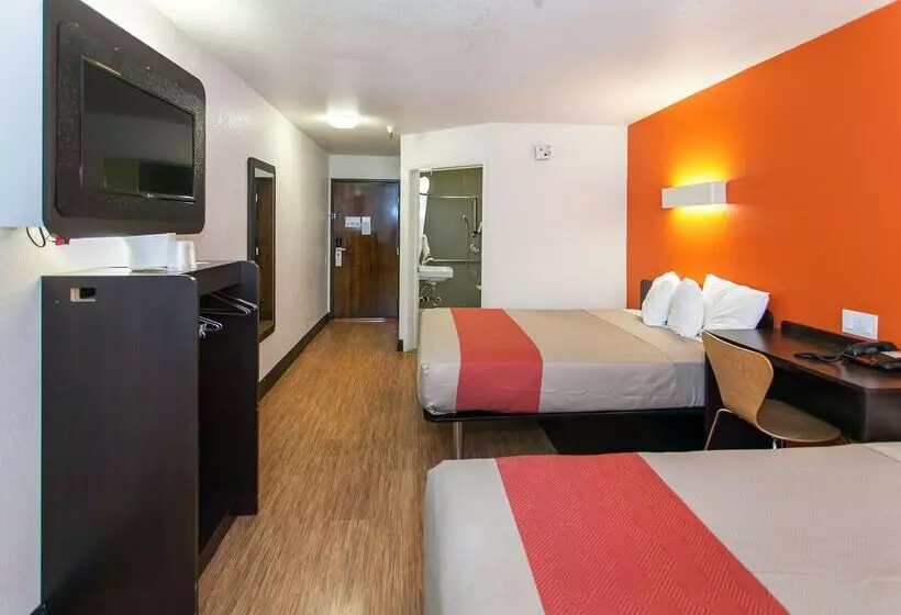 Motel 6 Hollywood