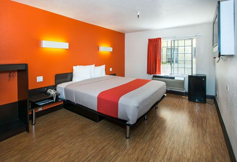 Motel 6 Hollywood