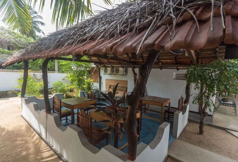 פנסיון Arugambay Village