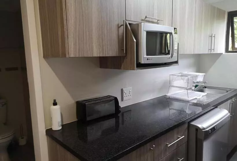 Пансион Restawhile Guest House  Pretoria