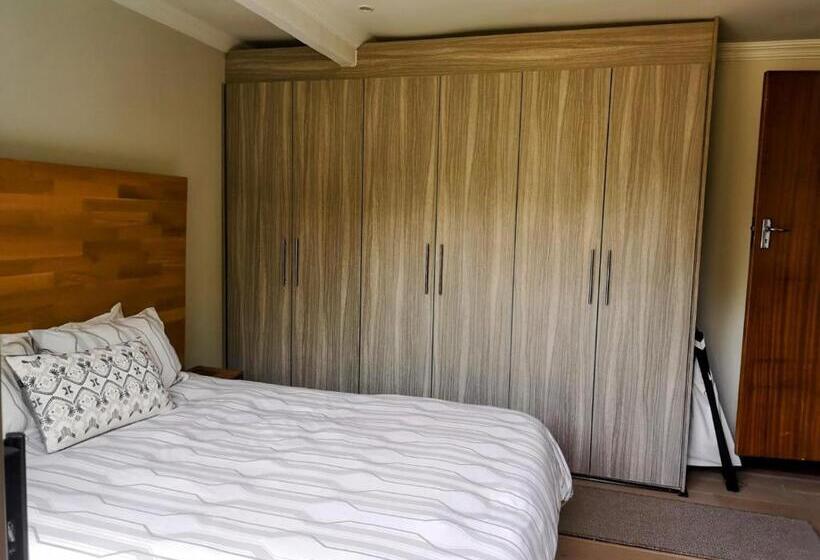 Pension Restawhile Guest House  Pretoria