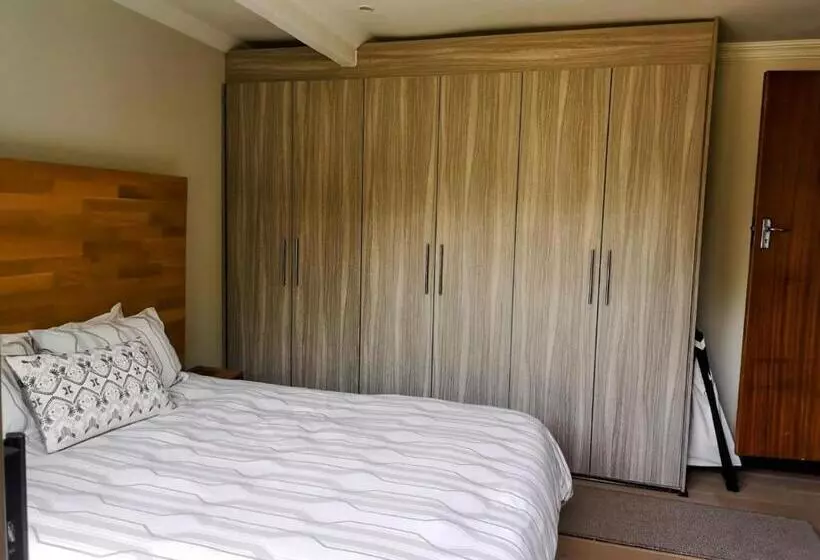 Пансион Restawhile Guest House  Pretoria