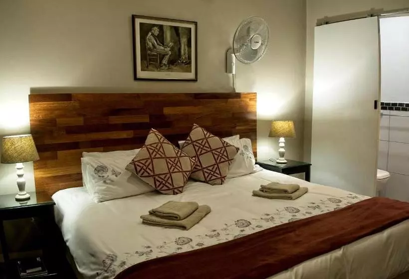 Пансион Restawhile Guest House  Pretoria