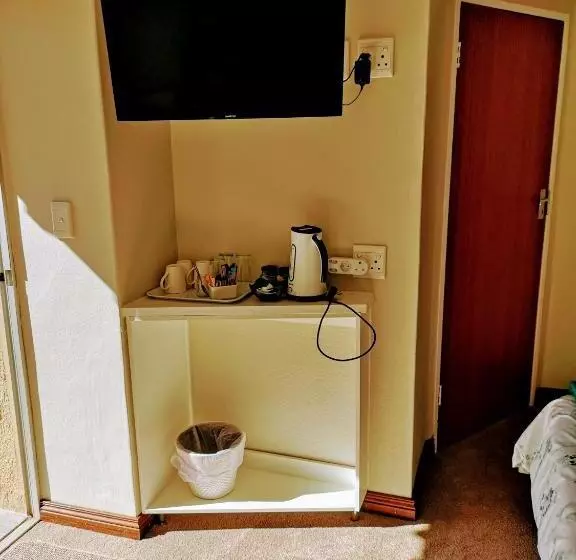 Пансион Restawhile Guest House  Pretoria