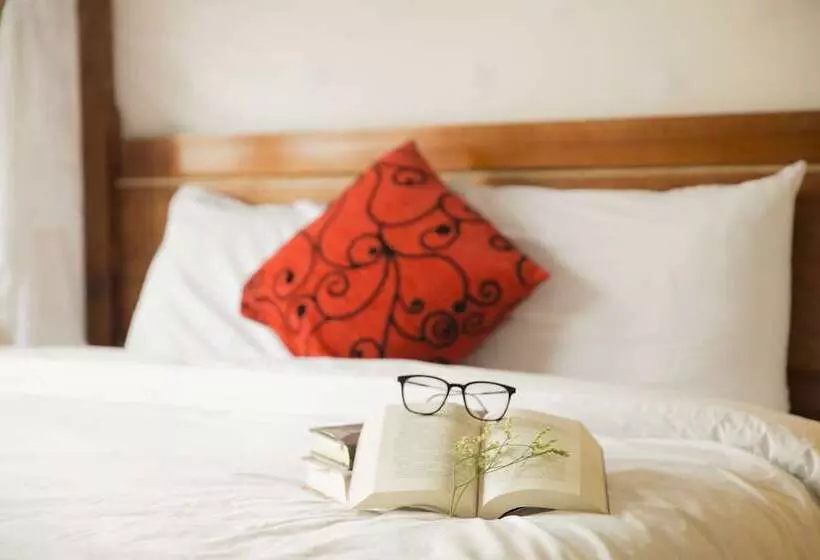 Phong Nha Lake House Resort