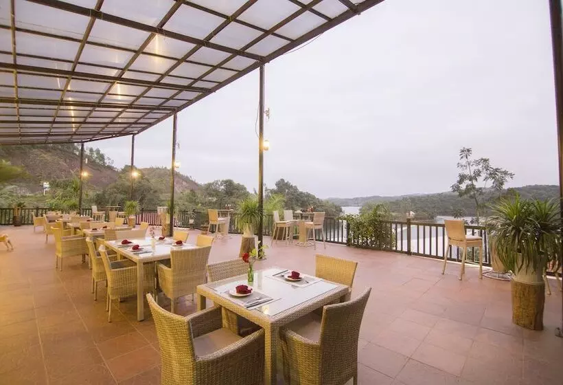 Phong Nha Lake House Resort