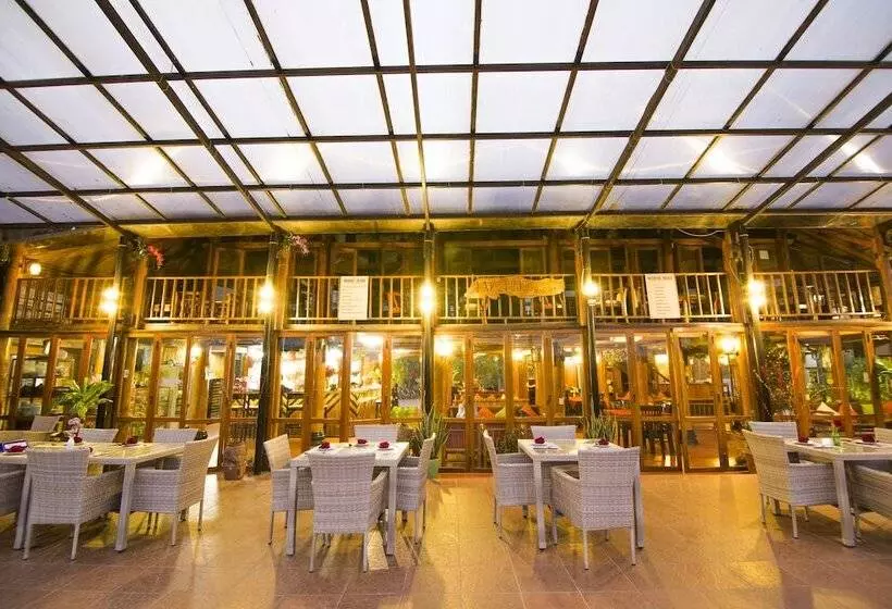 Phong Nha Lake House Resort