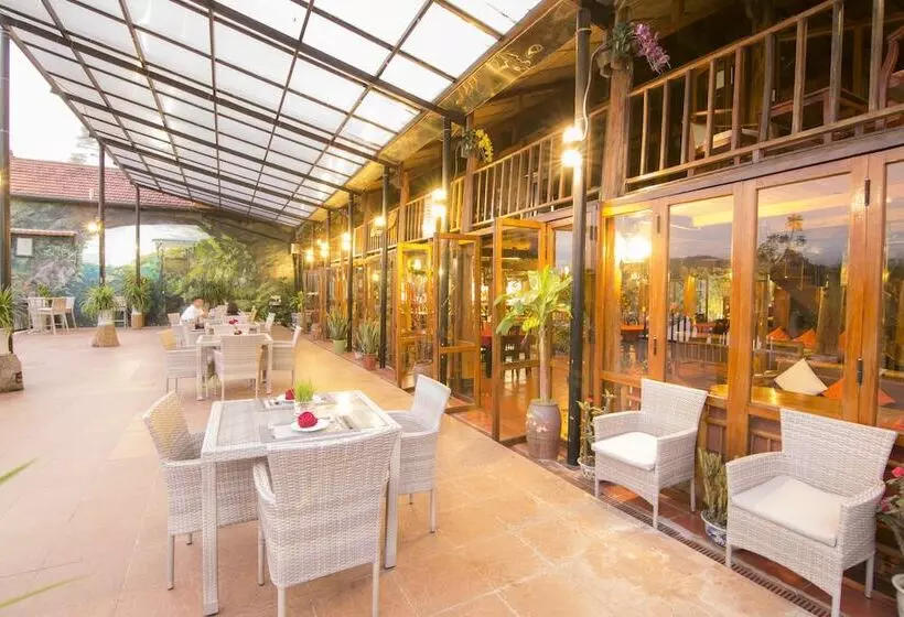 Phong Nha Lake House Resort