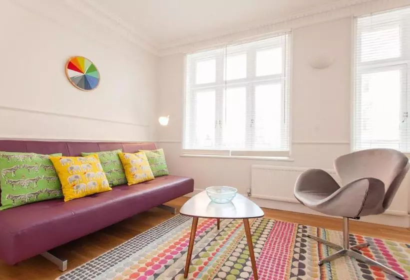 Uber London Trafalgar Apartments