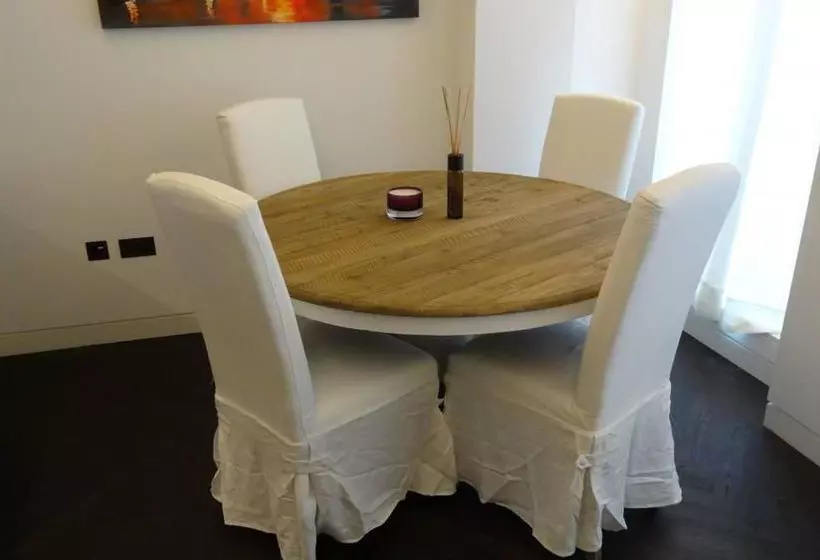 Uber London Trafalgar Apartments