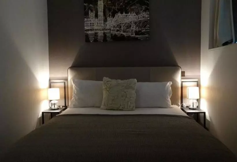 Uber London Trafalgar Apartments