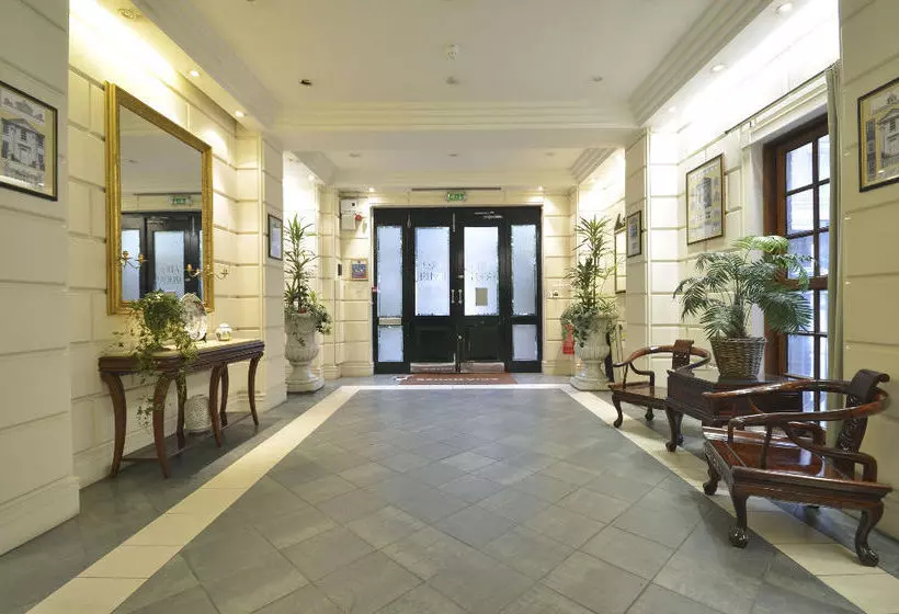 Uber London Trafalgar Apartments