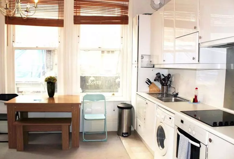 Uber London Trafalgar Apartments