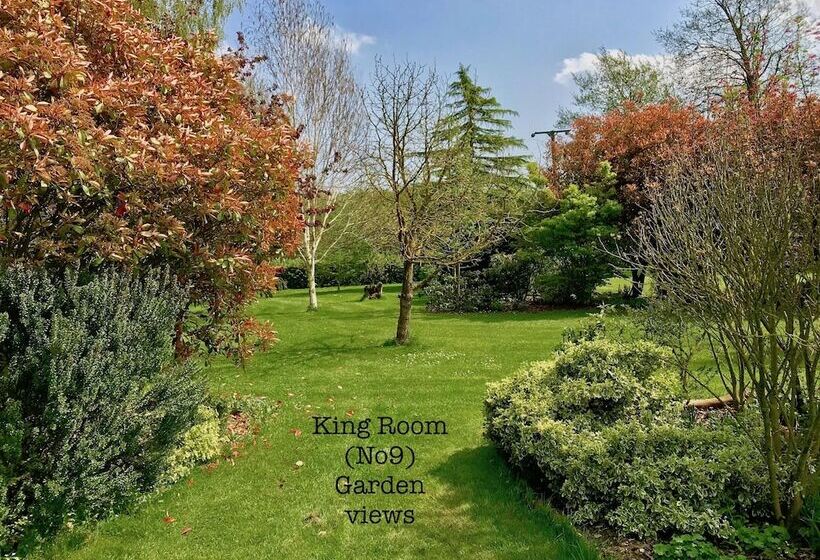 Woodpaddock Bed & Breakfast