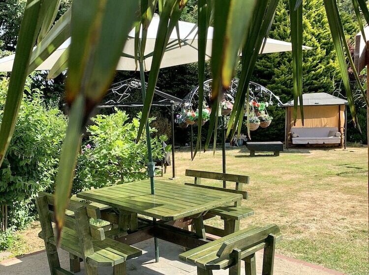 Woodpaddock Bed & Breakfast