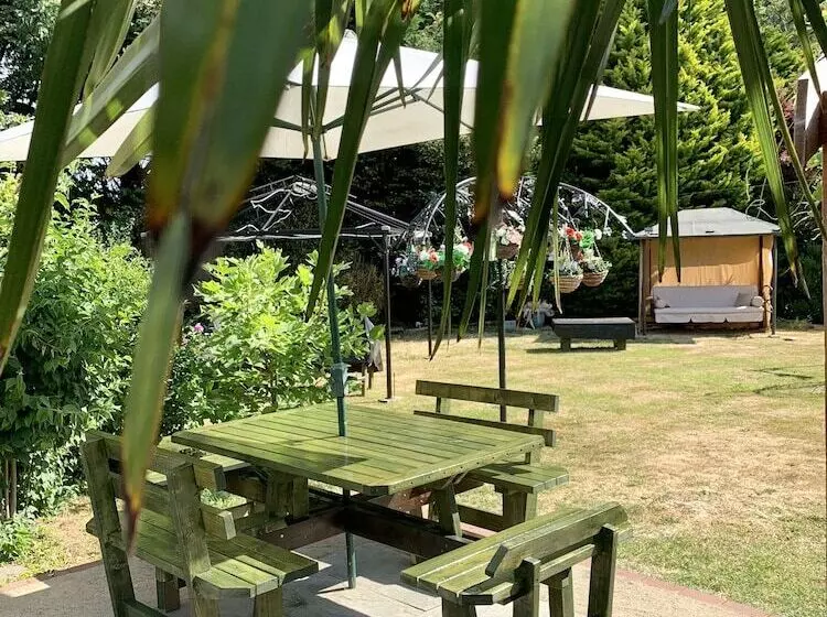 Woodpaddock Bed & Breakfast