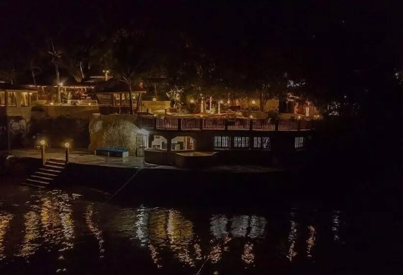 Magic Island Dive Resort