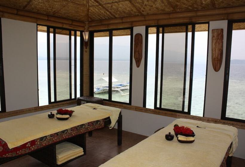 Magic Island Dive Resort