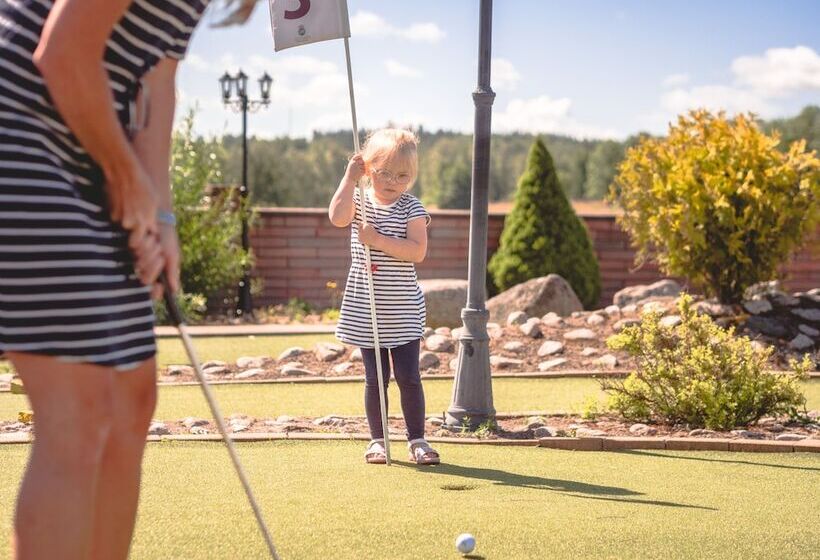 Björkbackens Vandrarhem I Vimmerby Hostel