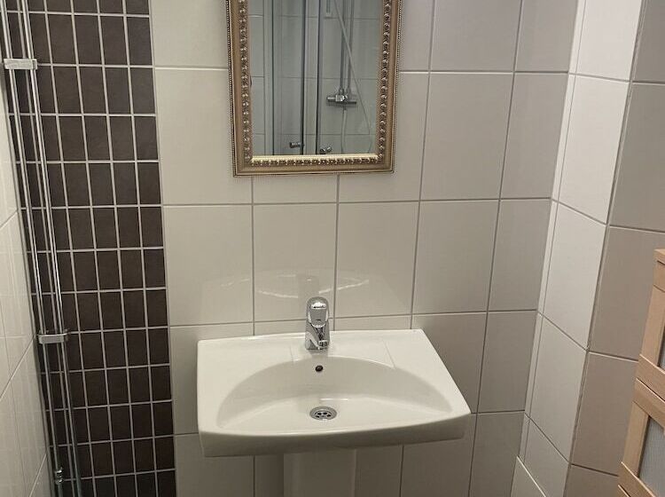 Björkbackens Vandrarhem I Vimmerby Hostel