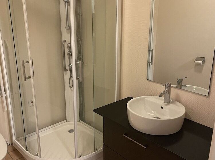 Björkbackens Vandrarhem I Vimmerby Hostel