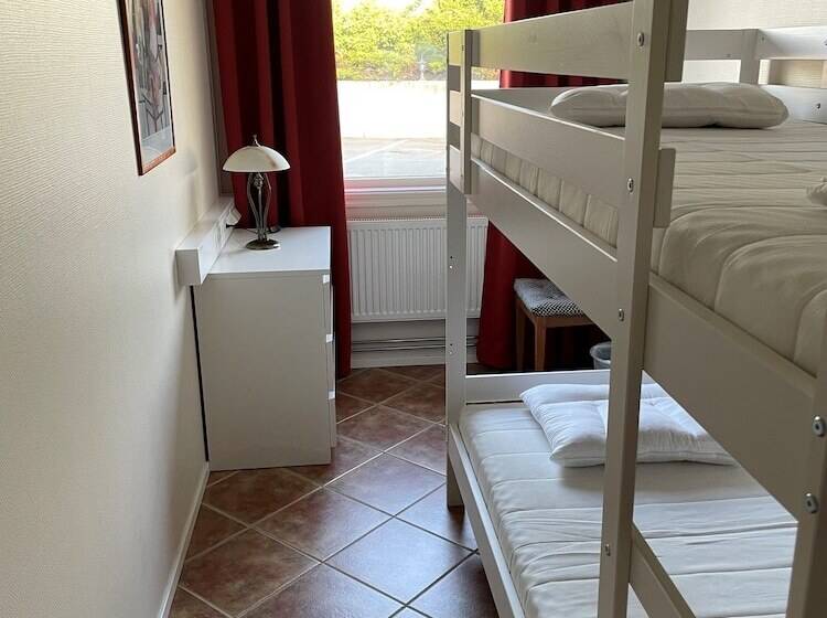 Björkbackens Vandrarhem I Vimmerby Hostel