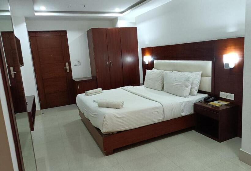 هتل Autumn Crocus