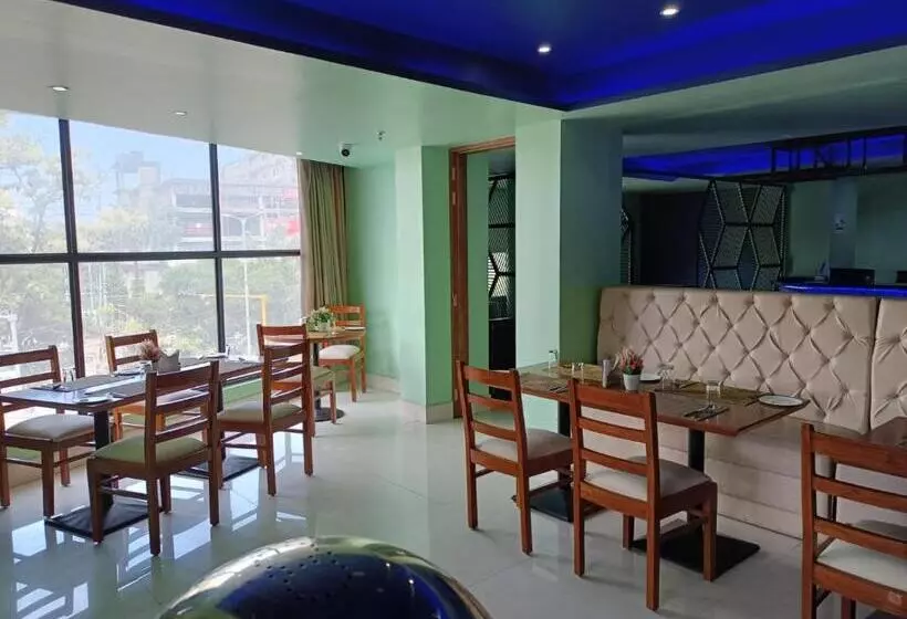 ホテル Autumn Crocus