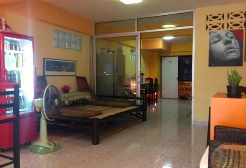 Общежитие Just Chill Inn