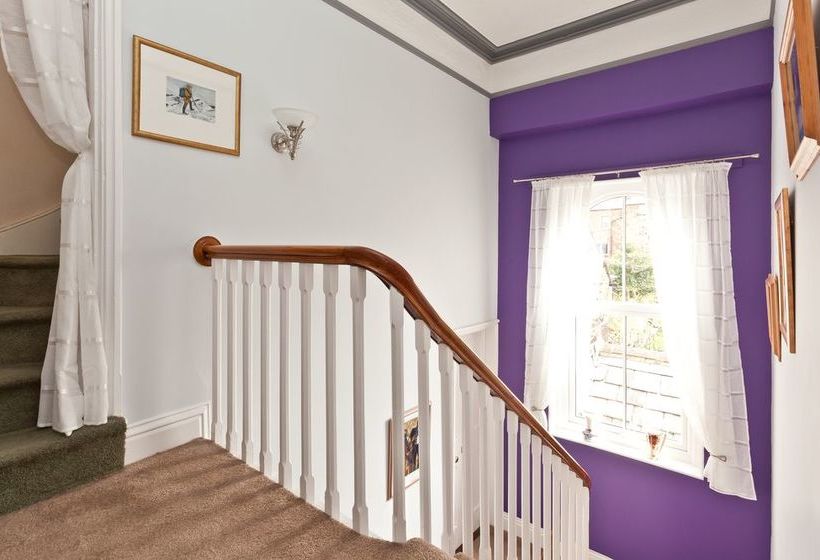 住宿加早餐  The Red Townhouse