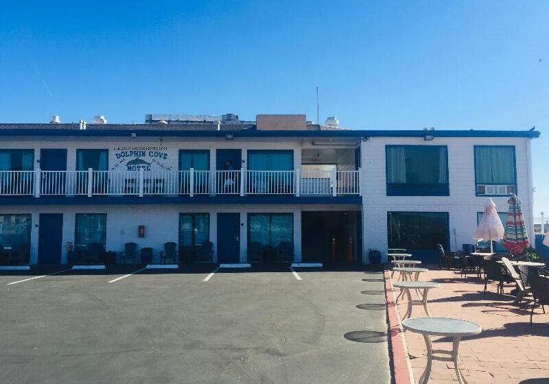 Dolphin Cove Motel