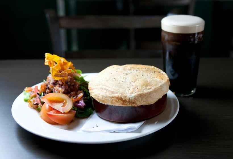 Dooley's Tavern & Motel Springsure