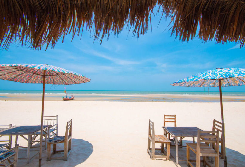 Отель Chaam Little Shop & Resort