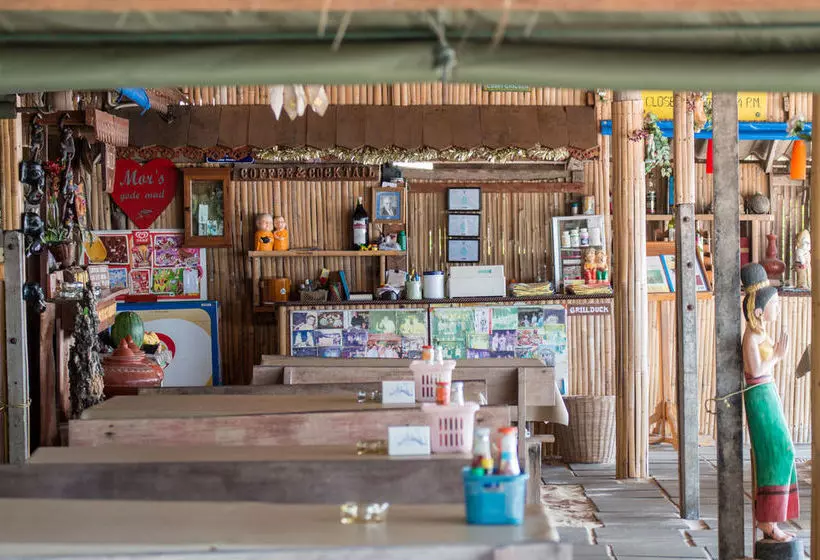 Otel Chaam Little Shop & Resort