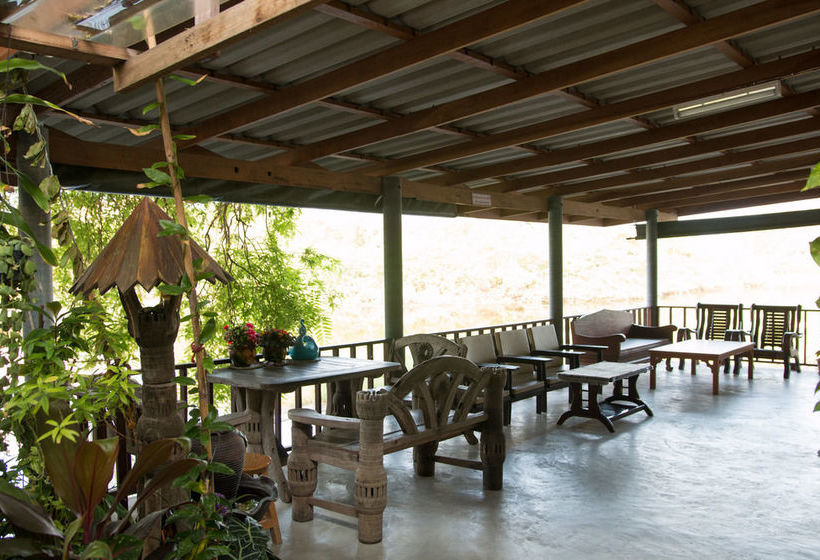 Отель Chaam Little Shop & Resort