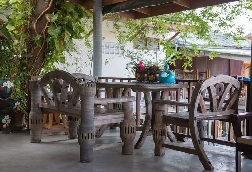 Otel Chaam Little Shop & Resort