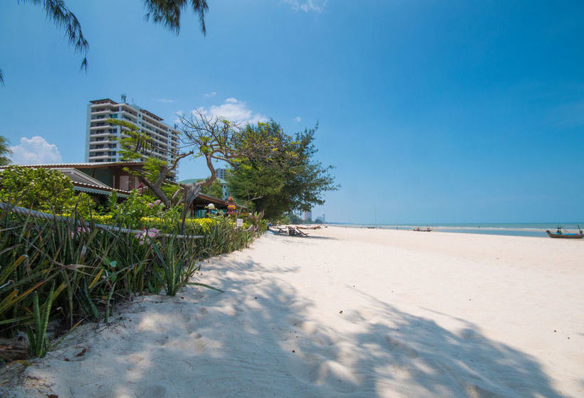 Отель Chaam Little Shop & Resort