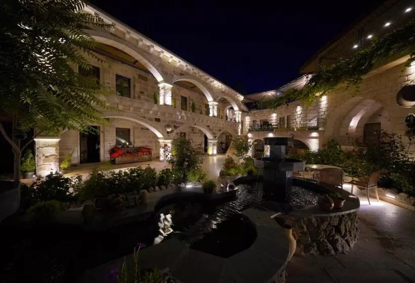 هتل Kayatas Cave Suites