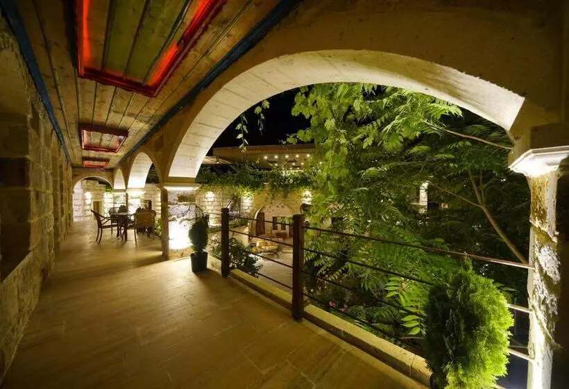 هتل Kayatas Cave Suites