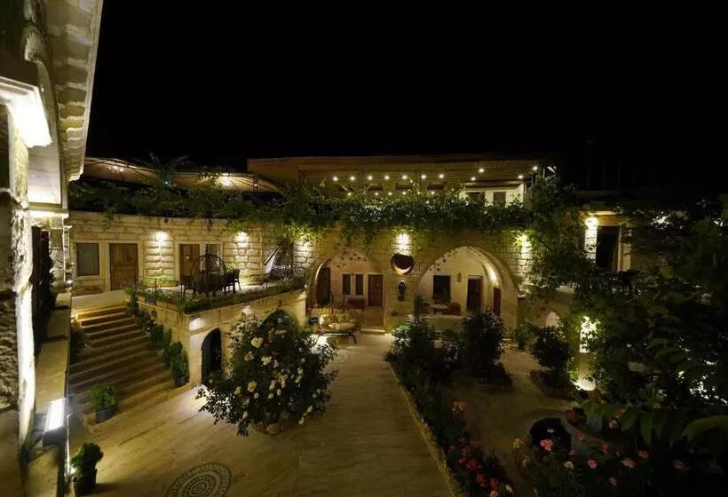 هتل Kayatas Cave Suites