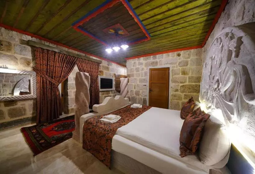 هتل Kayatas Cave Suites