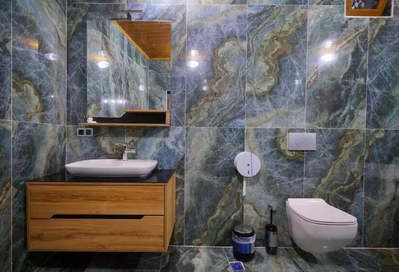 هتل Kayatas Cave Suites